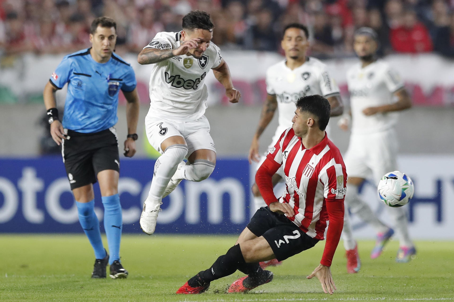Analysis: Defeat in La Plata exhibits Botafogo de Renato Paiva's difficulty in controlling any game | Botafogo